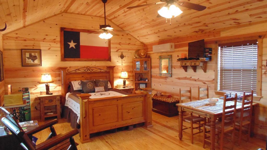 Texas T Bed And Breakfast Llano Extérieur photo